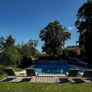 https://les-jardins-de-la-contie.midi-pyreneeshotels.com