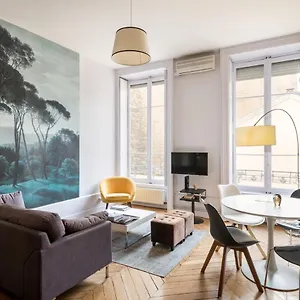 https://honor-barre.hotels-rhonealpes.com